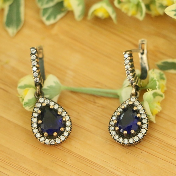 925 Sterling Silver Cubic Zirconia Stones Earrings - Picture 2 of 6